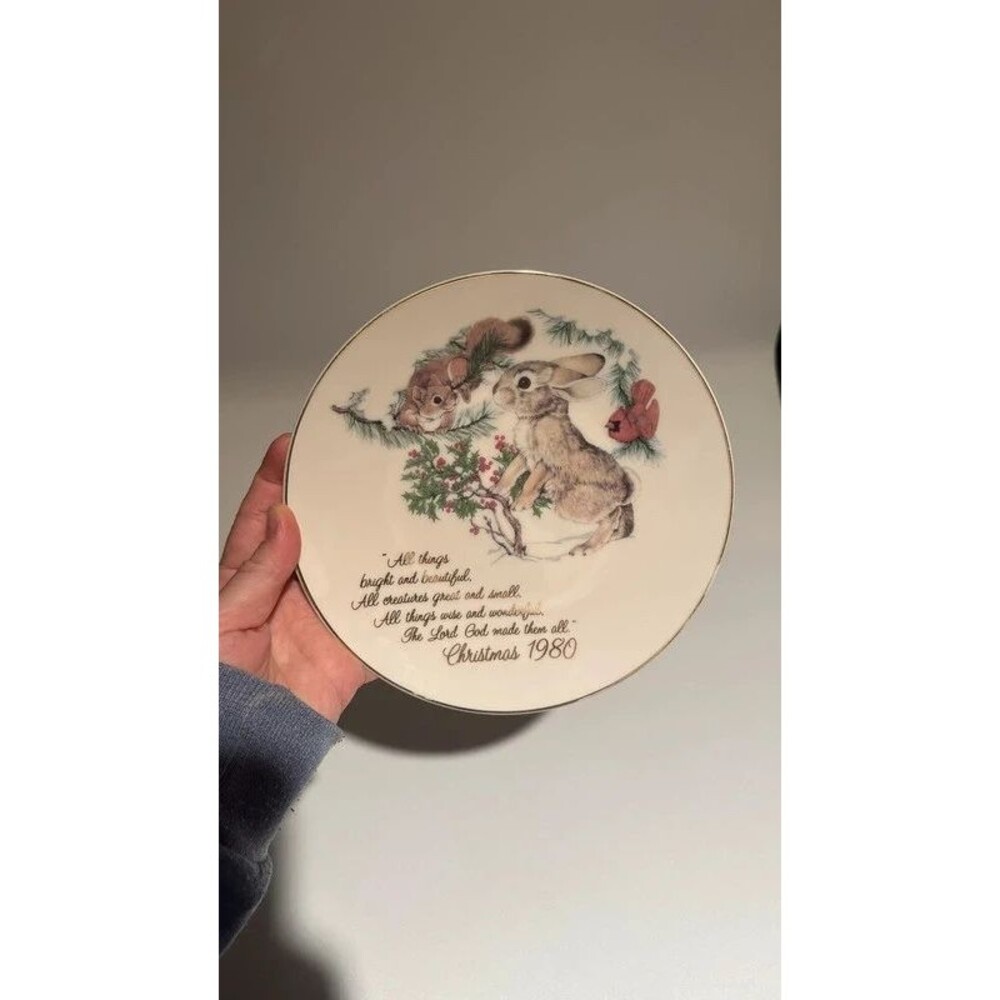 Vintage 1980 “Winter Wonders” Christmas plate